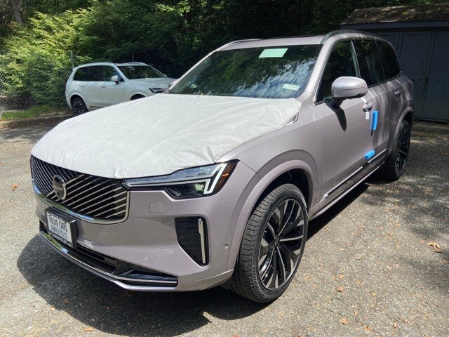 2026 Volvo XC90 Plus photo 3