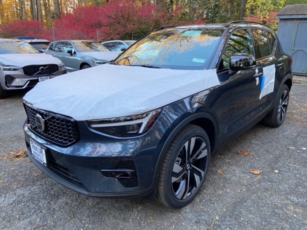 New 2026 Volvo XC40 B5 Ultra SUV