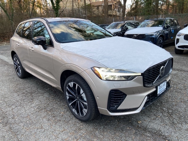 2026 Volvo XC60 Plus's photo