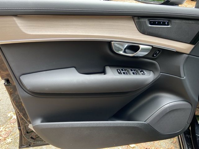 2026 Volvo XC90 Plus - Photo 12