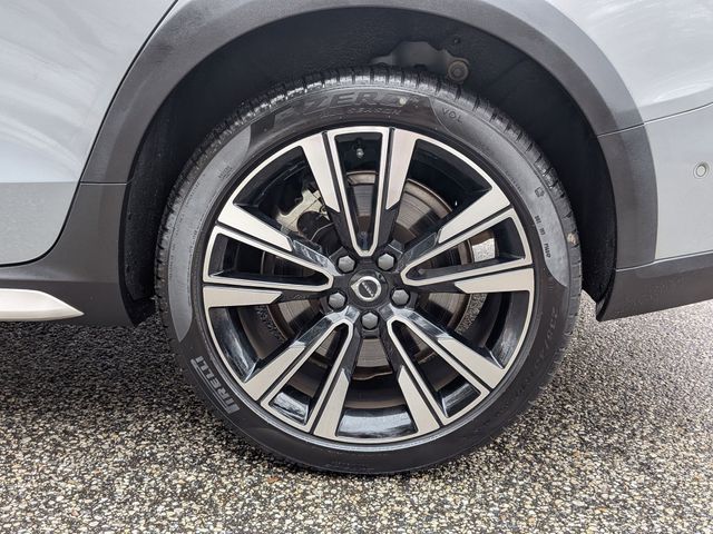 2025 Volvo V60 Cross Country Ultra - Photo 31