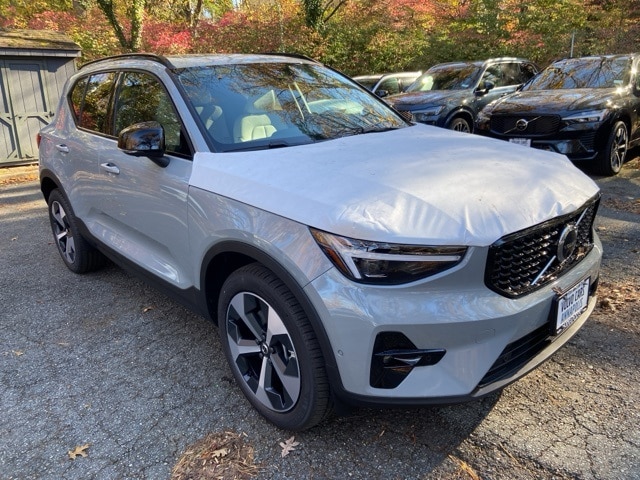 2026 Volvo XC40 Plus's photo
