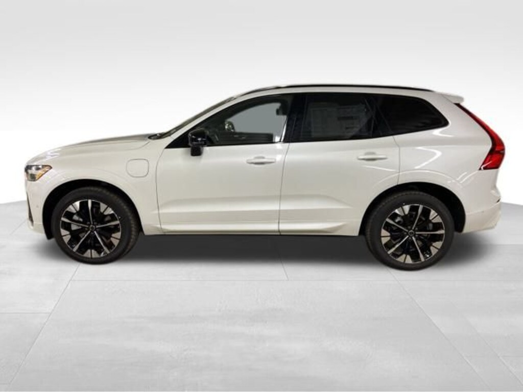 New 2026 Volvo XC60 plug-in hybrid T8 Plus SUV