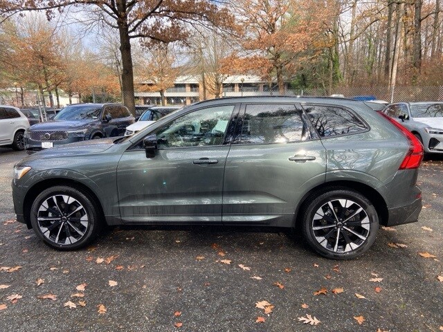 2026 Volvo XC60 B5 photo 4