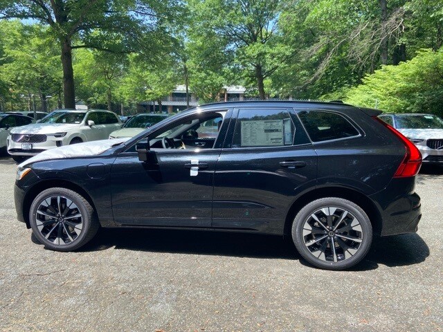 2026 Volvo XC60 T8 Plus photo 4