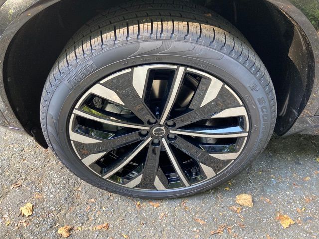 2026 Volvo XC90 Plus - Photo 9