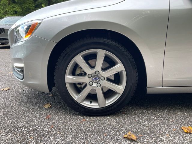 2016 Volvo V60 23