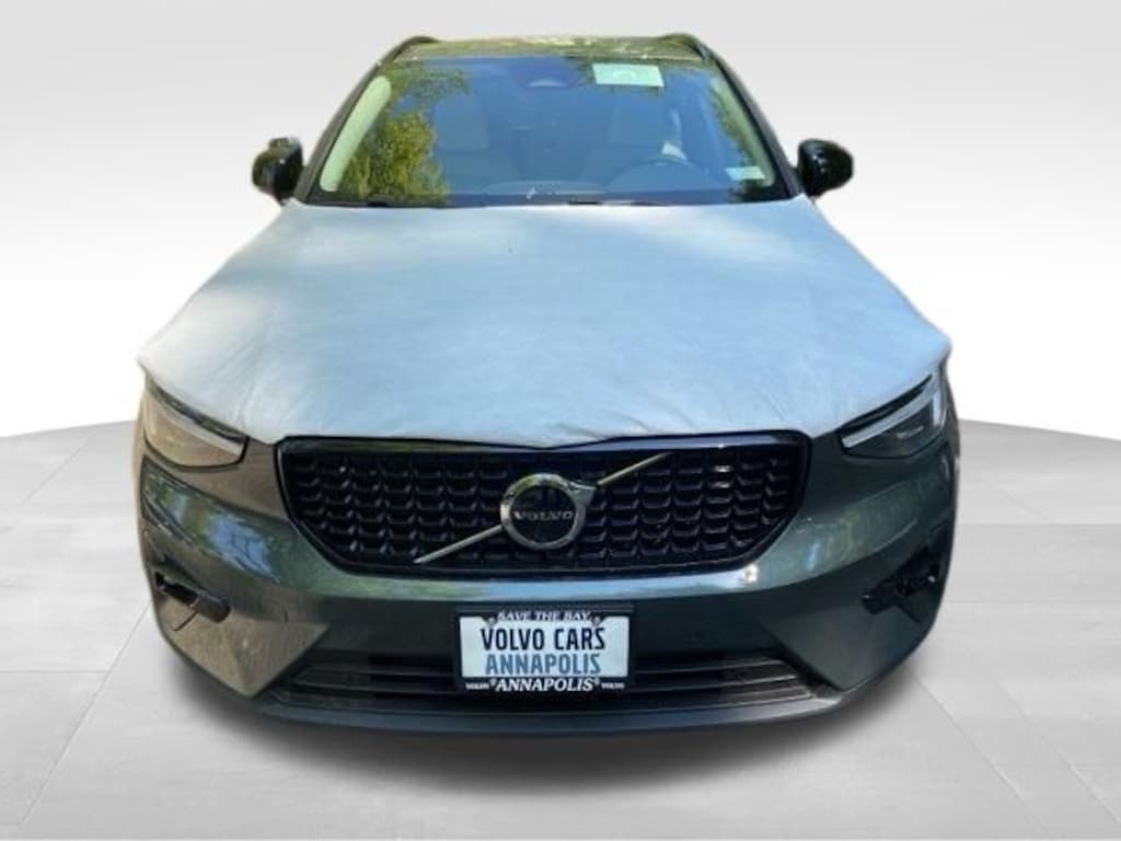New 2026 Volvo XC40 B5 Ultra SUV