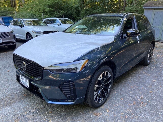 2026 Volvo XC60 B5 photo 3