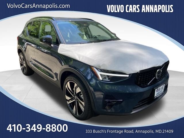 2026 Volvo XC40 B5 Plus Dark AWD's photo