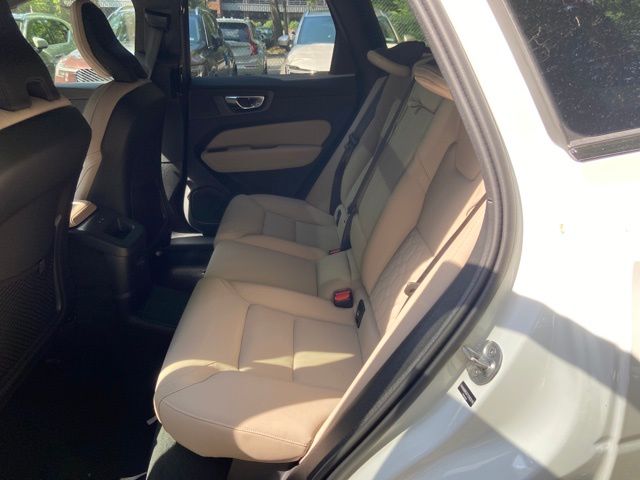 2026 Volvo XC60 Plus - Photo 13