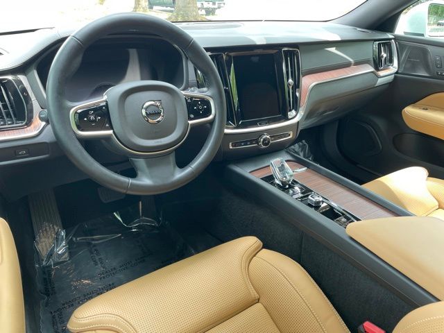 2025 Volvo V60 Cross Country 16