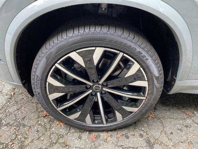 2026 Volvo XC90 Plus - Photo 9