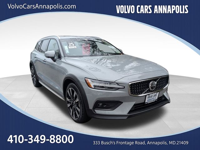 2025 Volvo V60 Cross Country