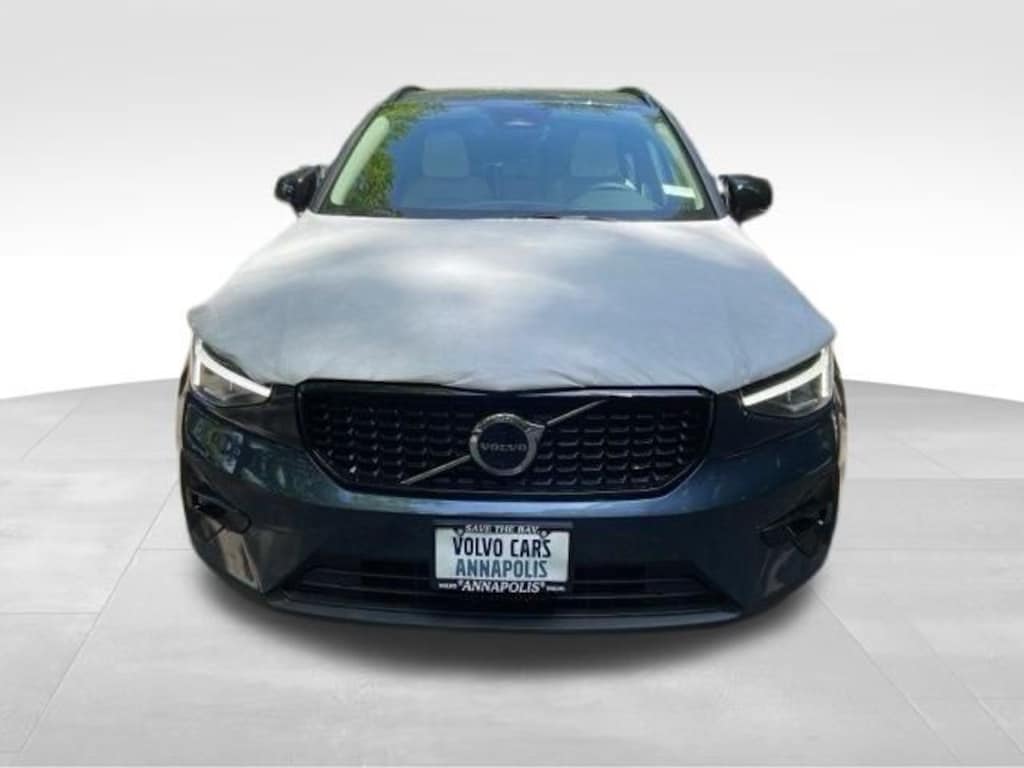 New 2026 Volvo XC40 B5 Plus SUV