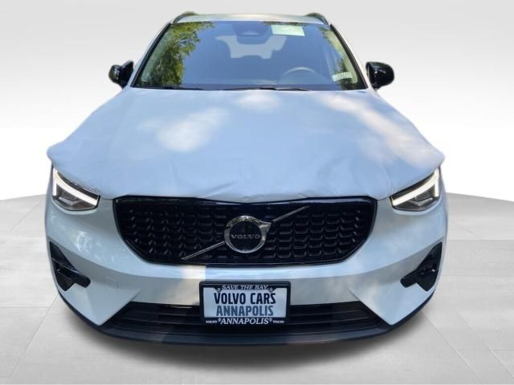 New 2026 Volvo XC40 B5 Plus SUV