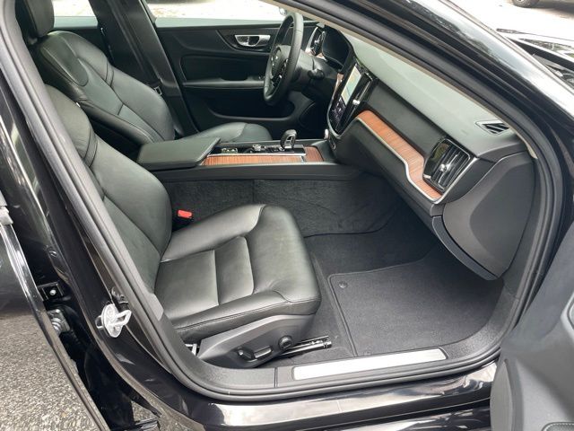 2024 Volvo S60 12