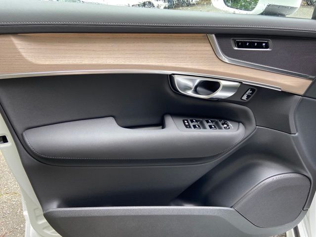 2026 Volvo XC90 Plus - Photo 12