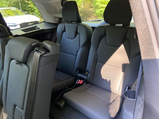 2026 Volvo XC90 Plus - Photo 16