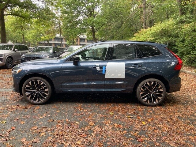 2026 Volvo XC60 B5 photo 4