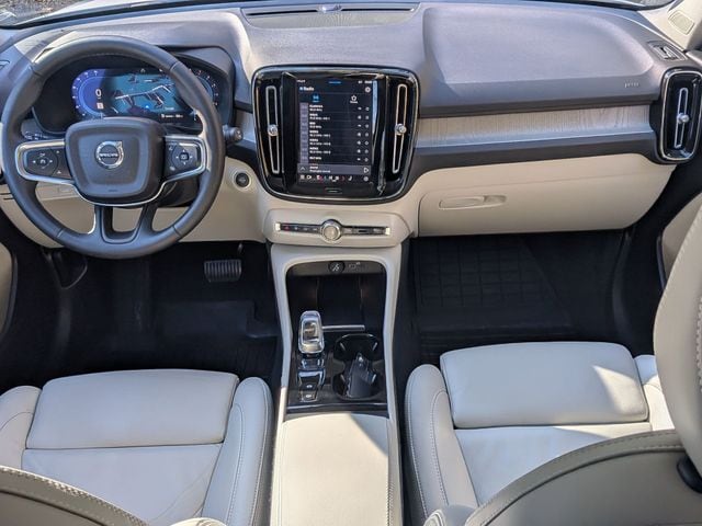 2023 Volvo XC40 Plus - Photo 16