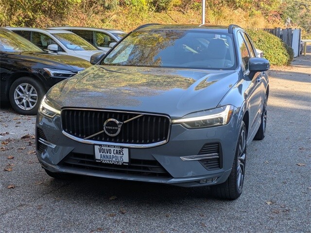 2022 Volvo XC60 B5 Momentum photo 3