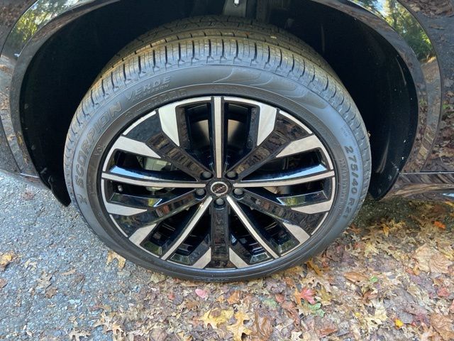 2026 Volvo XC90 Plus - Photo 9