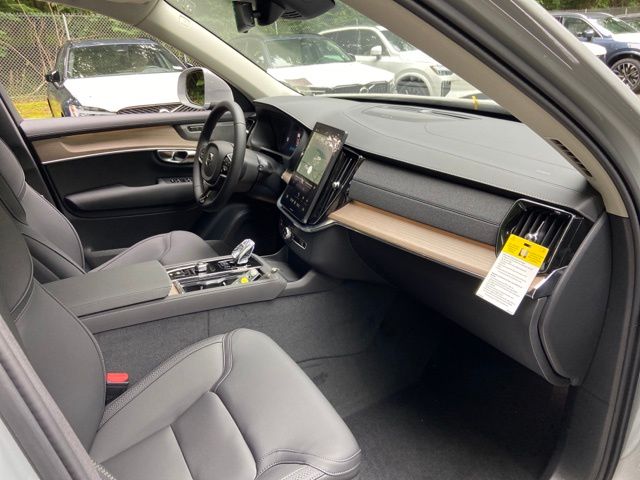 2026 Volvo XC90 Plus - Photo 19