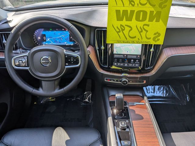 2023 Volvo XC60 Plus - Photo 17