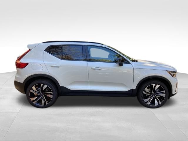 2026 Volvo XC40 Ultra - Photo 8