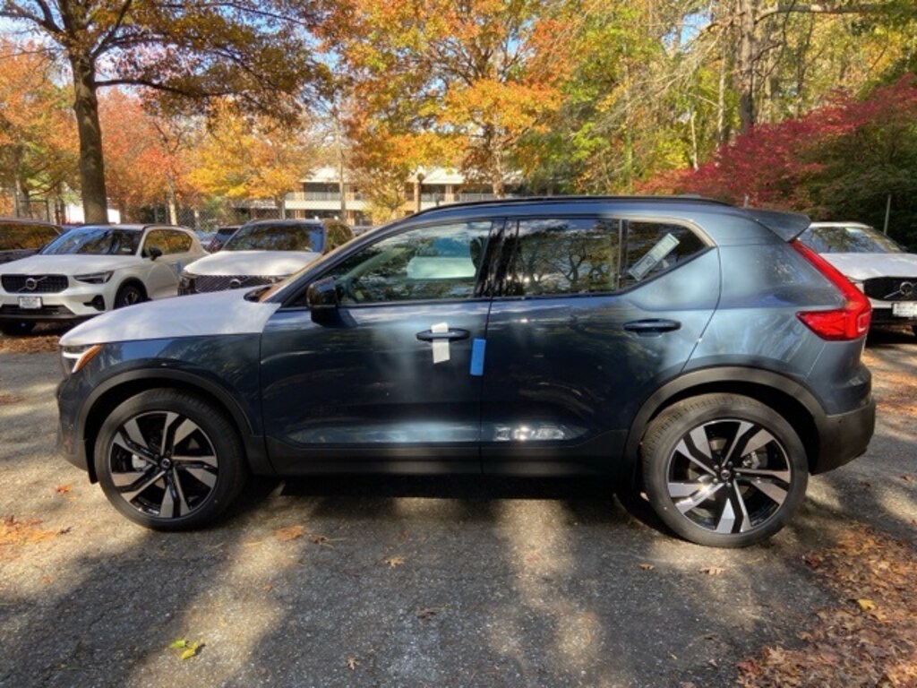 New 2026 Volvo XC40 B5 Ultra SUV