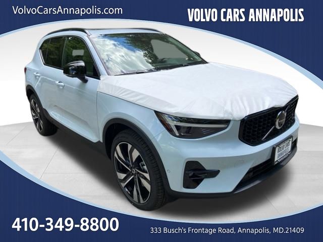2026 Volvo XC40 B5 Ultra Dark AWD's photo