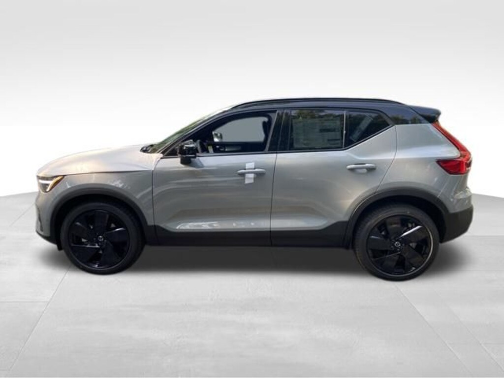 New 2026 Volvo XC40 B5 Ultra Black Edition SUV