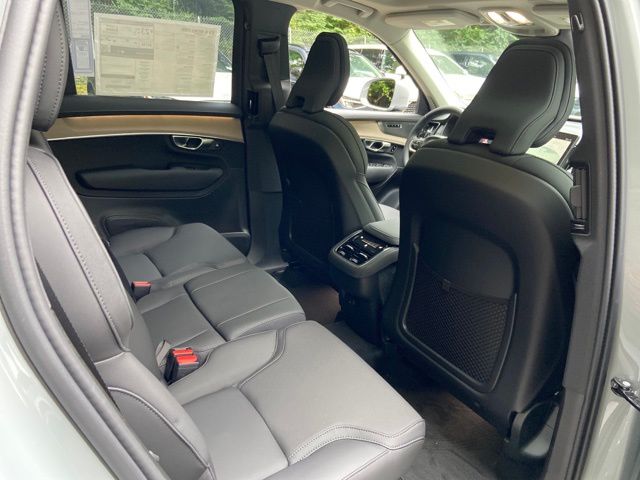 2026 Volvo XC90 Plus - Photo 17