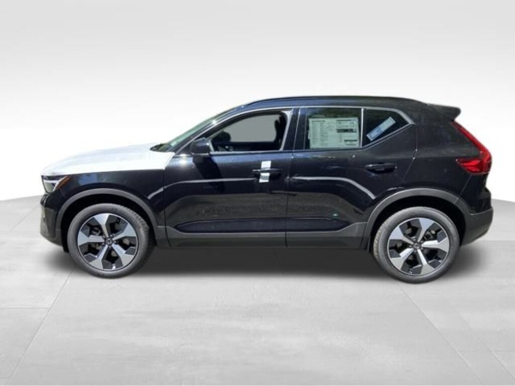 Used 2026 Volvo XC40 B5 Plus SUV