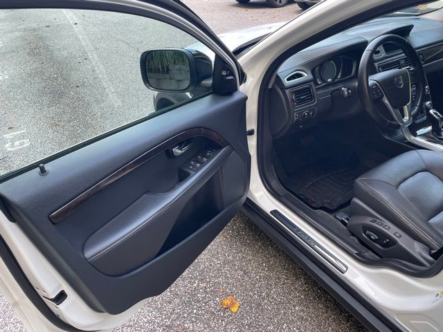 2016 Volvo XC70 9