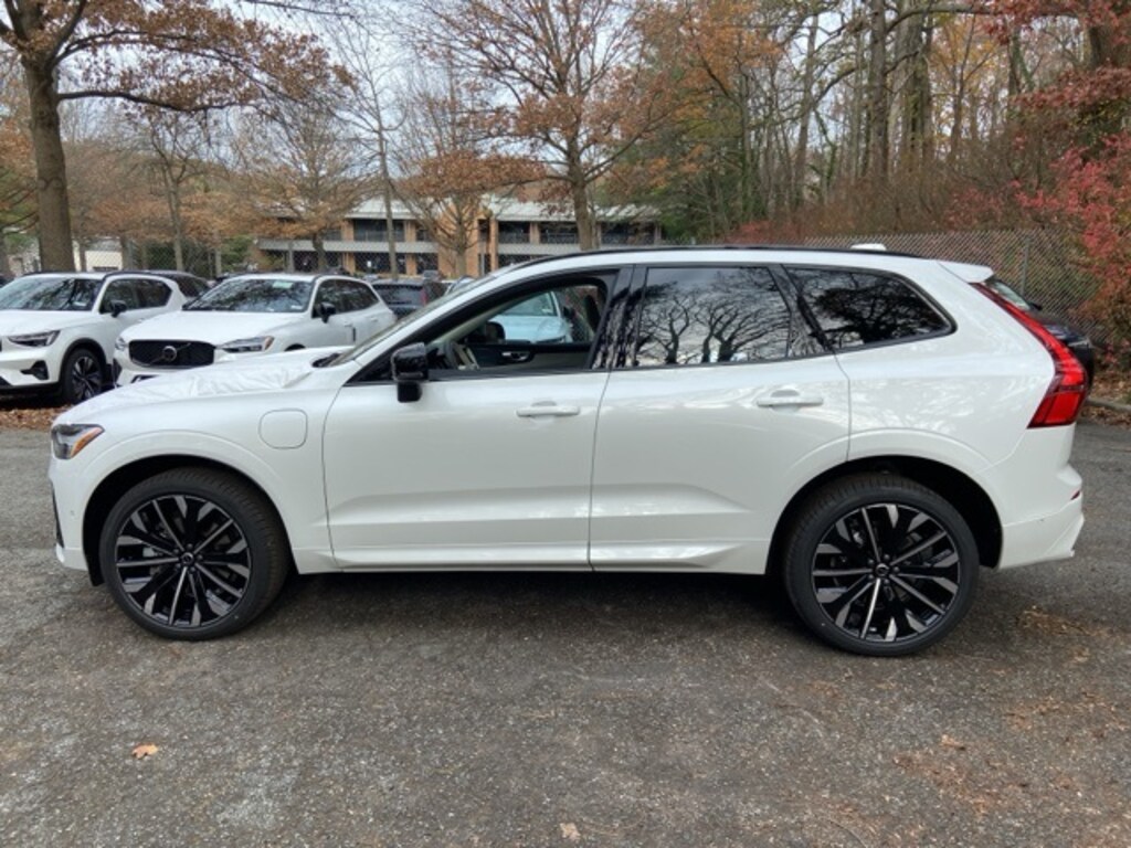 New 2026 Volvo XC60 plug-in hybrid T8 Ultra SUV