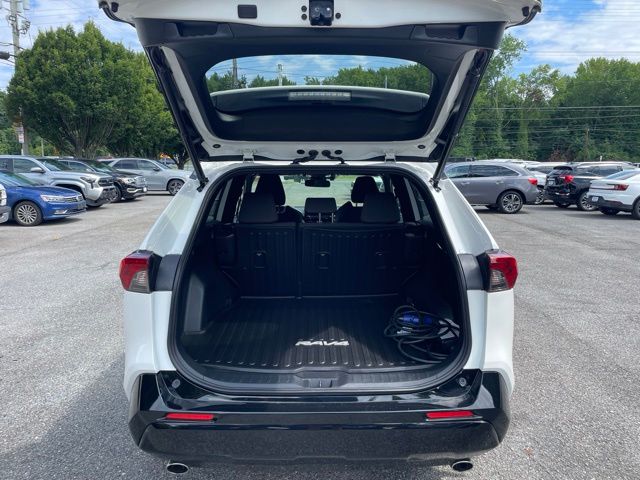 2022 Toyota RAV4 SE - Photo 15
