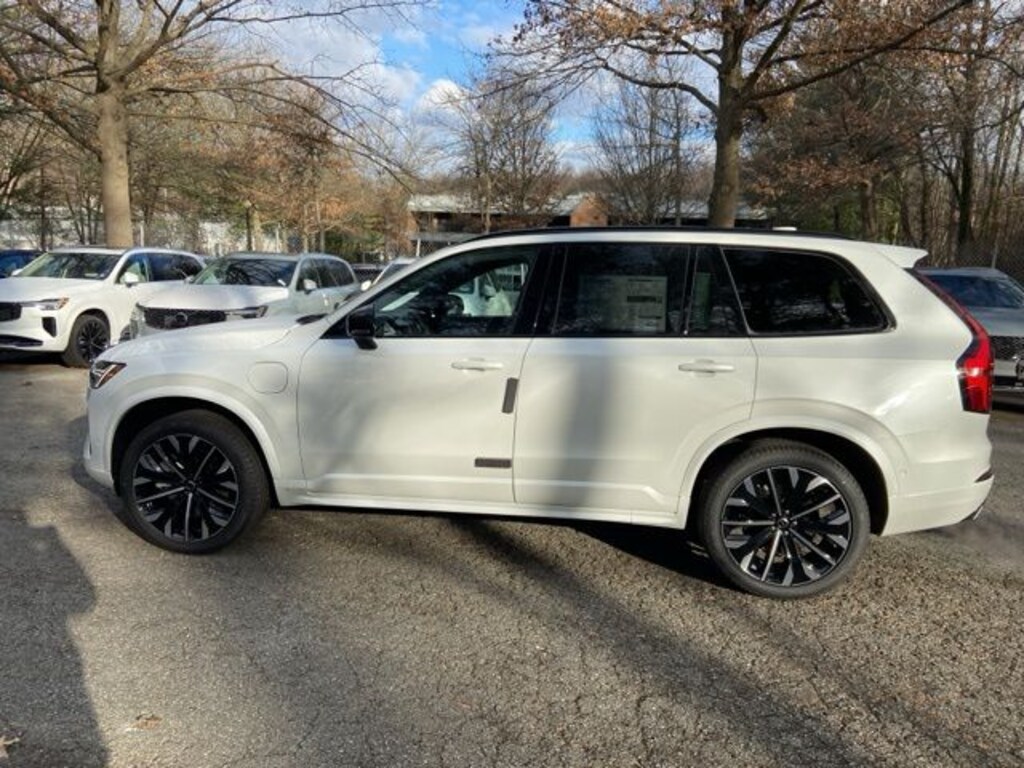 New 2026 Volvo XC90 plug-in hybrid T8 Ultra Dark Theme 7-Seater SUV