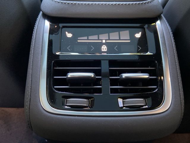 2026 Volvo XC90 Plus - Photo 14