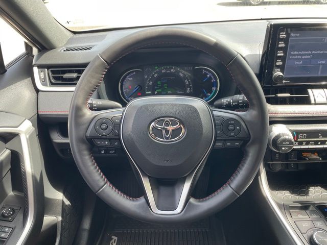 2022 Toyota RAV4 SE - Photo 18