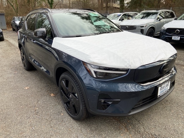 2026 Volvo EX40 Ultra Black Edition's photo