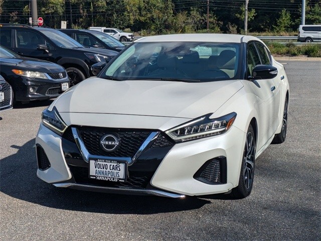 2023 Nissan Maxima SV photo 3