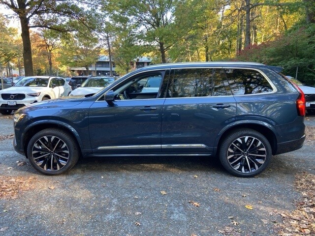 2026 Volvo XC90 T8 Plus photo 4