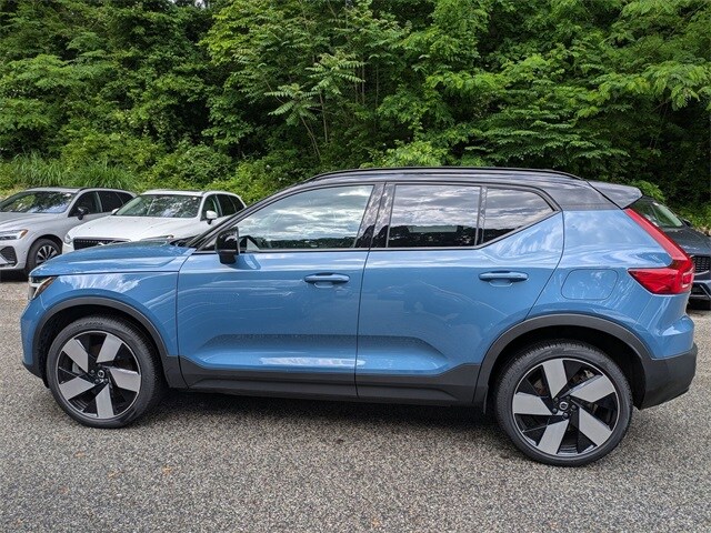 2023 Volvo XC40 Recharge Ultimate photo 4