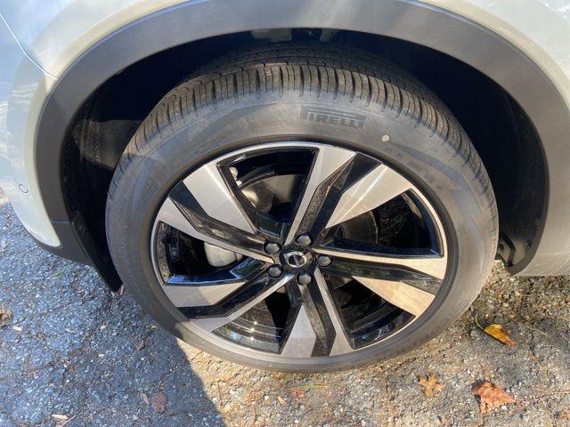 2026 Volvo XC40 Ultra - Photo 9