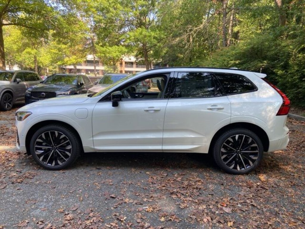 New 2026 Volvo XC60 plug-in hybrid T8 Ultra SUV
