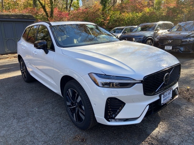 2026 Volvo XC60 Plus's photo