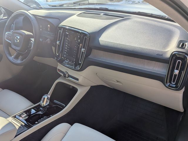 2023 Volvo XC40 Plus - Photo 28