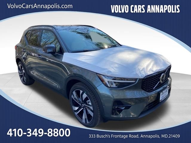 2026 Volvo XC40 B5 Plus Dark AWD's photo